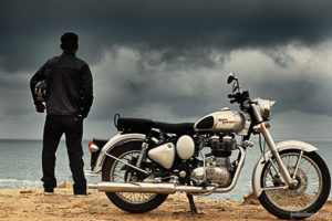 biker-royal-enfield-classic-350